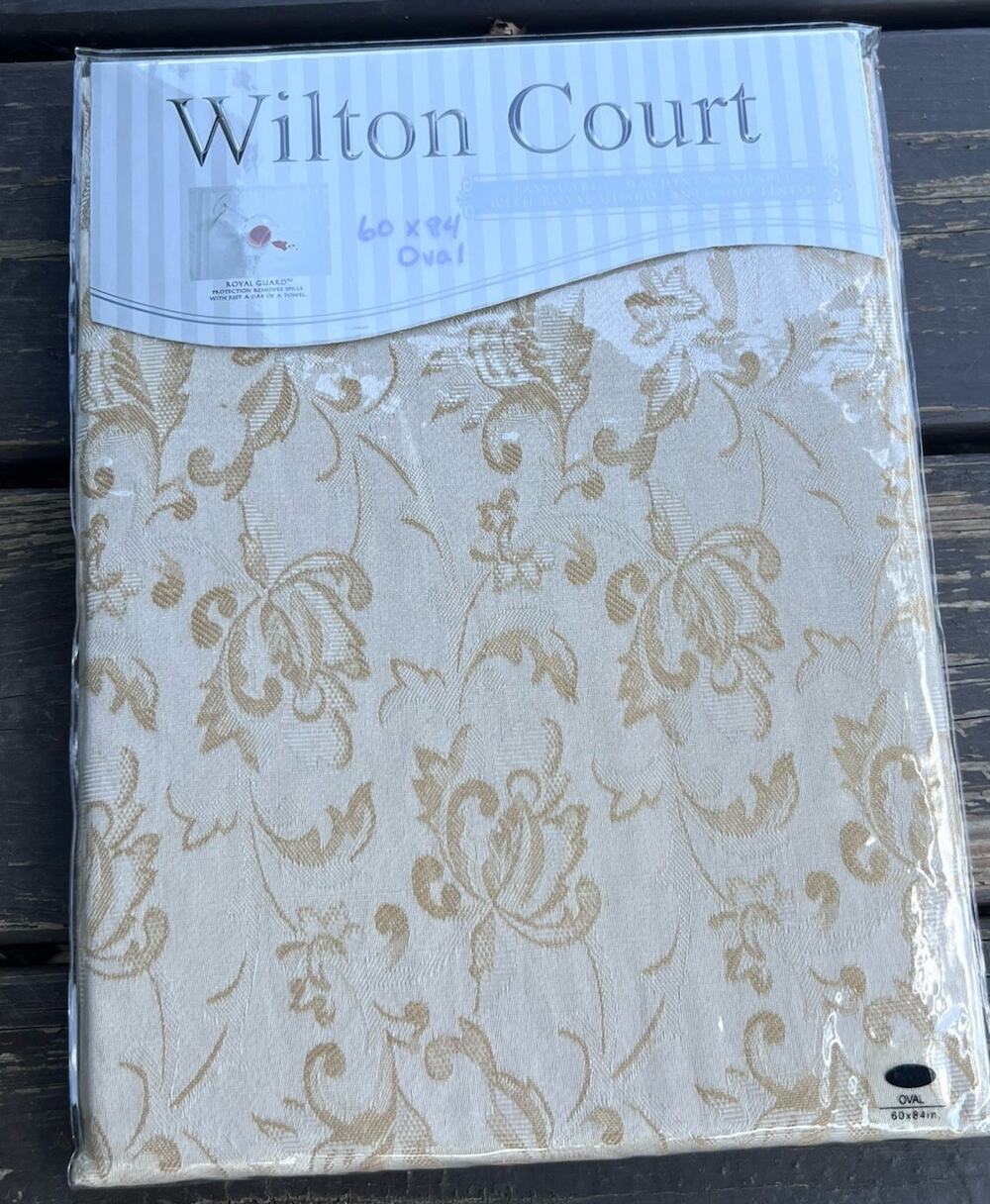 Vintage Wilton Court NEW OLD STOCK Florentine Gold Damask Oval Tablecloth 60x84